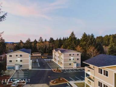 Main picture of Lake Forest Commons