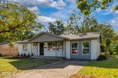 Main picture of 706 Goldwood Dr