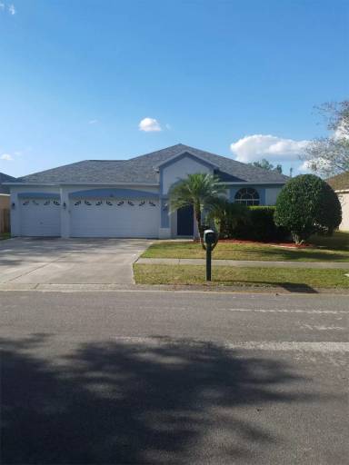 Main picture of 501 Sand Ridge Dr
