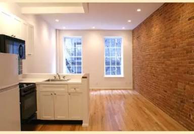 Main picture of 325 E 81st St