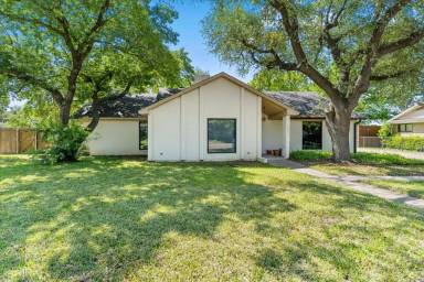 Main picture of 11238 Webb Chapel Ct