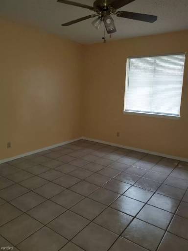 Main picture of 946 Live Oak Cir