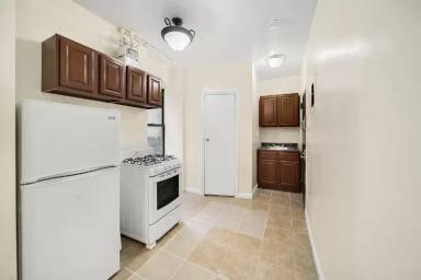 Main picture of 2371 2nd Ave