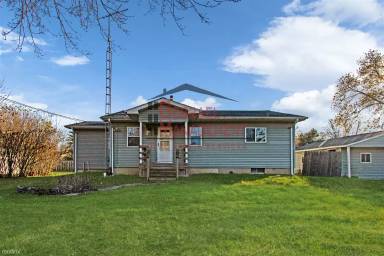 Main picture of 1096 Harding Dr