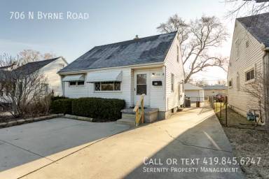 Main picture of 706 N Byrne Rd