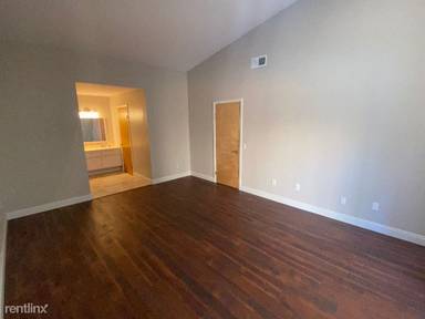 Main picture of 2047 Janet Cir