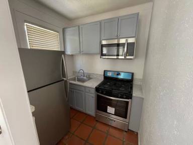 Main picture of 3200 Helms St
