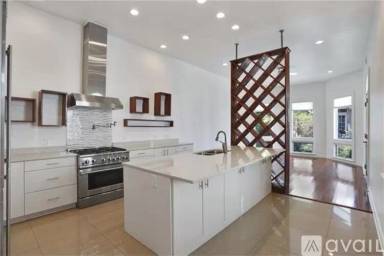 Main picture of 4822 Constance St
