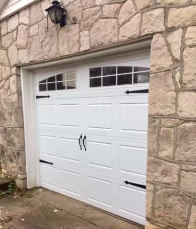 Main picture of 605 Meadowlawn Ave
