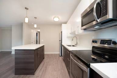 Main picture of 410 102nd Ave SE