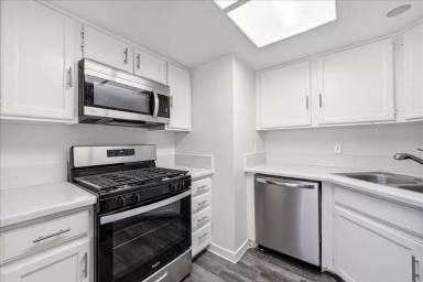 Main picture of 41995 Cambridge Ave