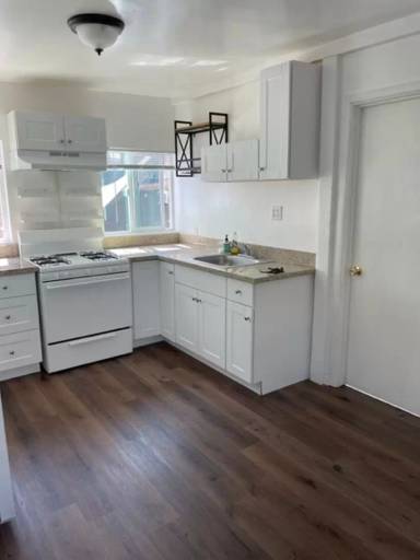 Main picture of 5165 El Camino Real