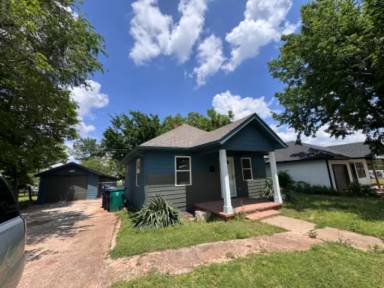 Main picture of 1431 NE 27th St