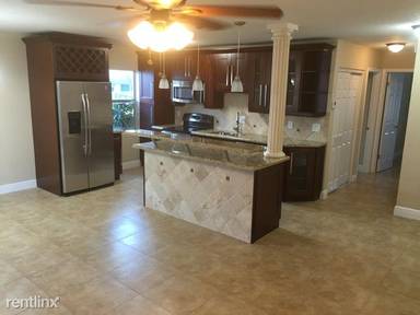 Main picture of 110 SE 10th St