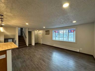 Main picture of 211 S Houston Ave