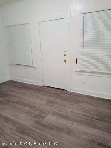 Main picture of 714 W 47th St