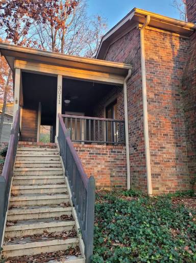 Main picture of 3011 Woodlawn Dr SW