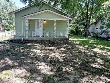Main picture of 8001 Euclid Ave