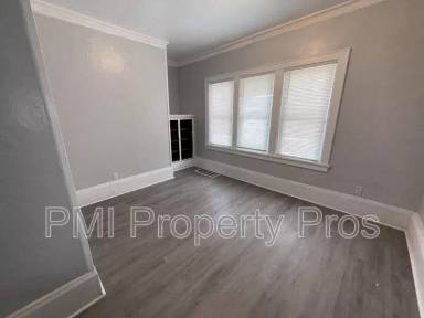 Main picture of 2361 N 12th St