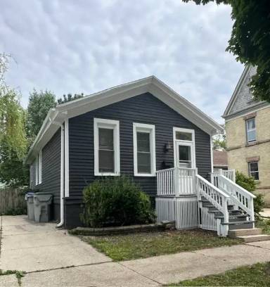 Main picture of 310 W Scott St
