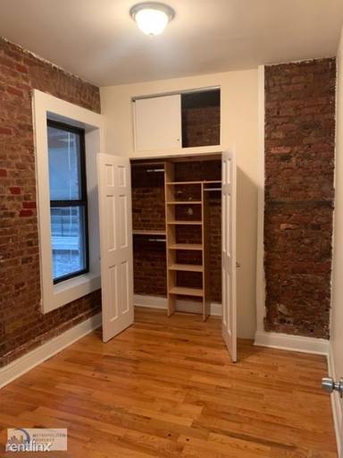 Main picture of 231 E 12th St