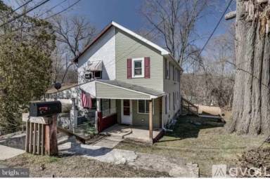 Main picture of 2 Hilltop Rd
