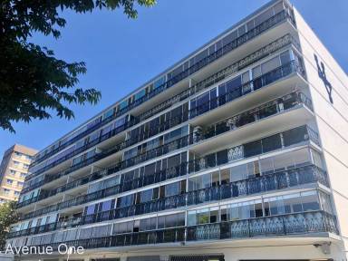 Main picture of 1740 Melrose Ave