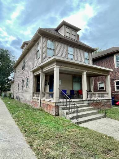 Main picture of 704 1/2 S Center St