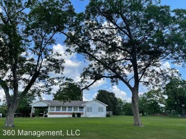 Main picture of 712 Lee Road 157