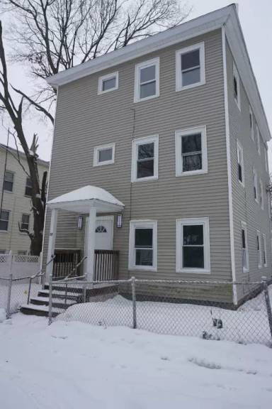 Main picture of 39 Illinois St