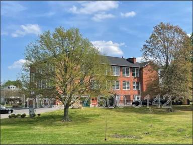 Main picture of 2415 Ballentine Blvd