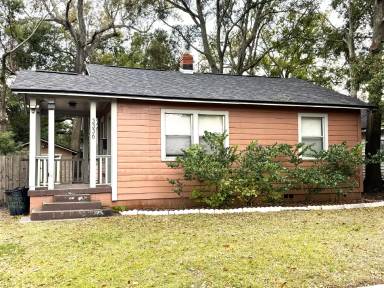 Main picture of 3336 Green St