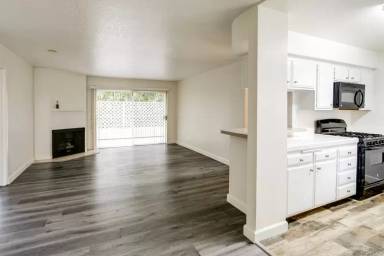 Main picture of 3775 Beethoven St