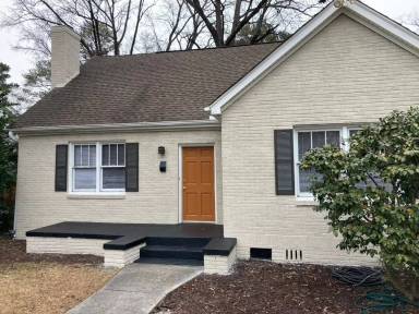 Main picture of 2831 1/2 Burney Dr