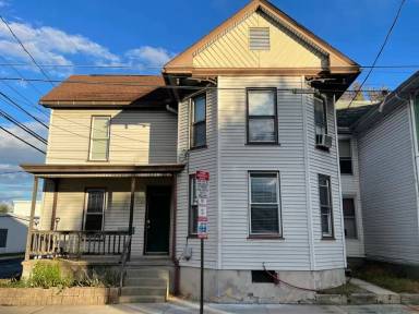 Main picture of 11 W Burd St