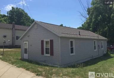 Main picture of 1707 Lake Lansing Rd