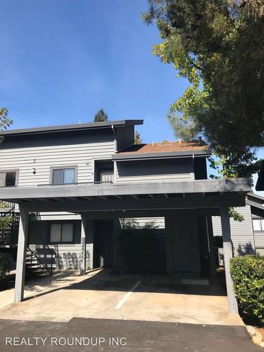 Main picture of 3180 Country Club Dr