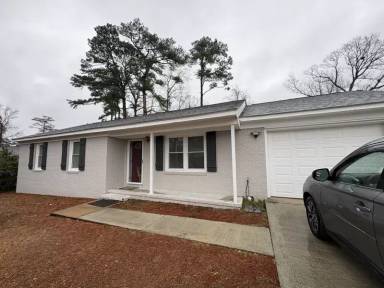 Main picture of 20 Twin Oaks Dr
