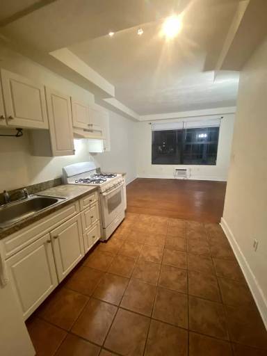 Main picture of 1717 South Park Avenue - 3