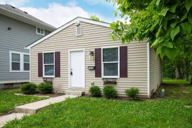 Main picture of 2410 Adams St