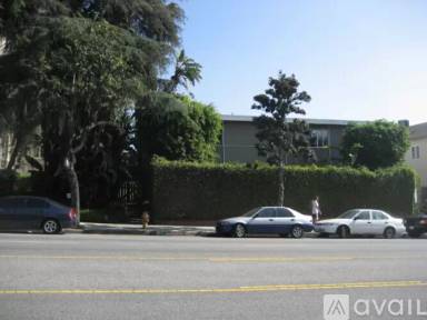 Main picture of 1350 N Crescent Heights Blvd
