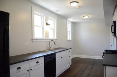 Main picture of 146 W Washington St