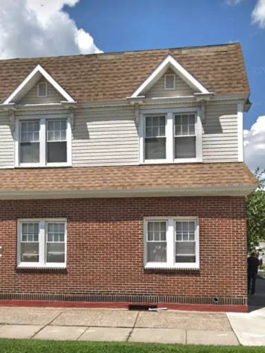 Main picture of 565 E Elm St
