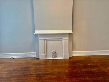 Main picture of 2503 Carpenter St