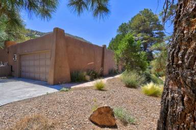 Main picture of 3112 Camino de la Sierra NE