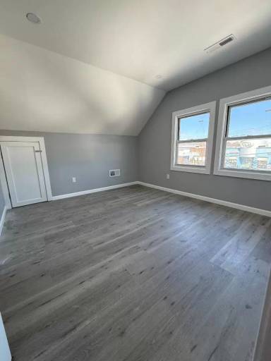 Main picture of 1637 South Ave