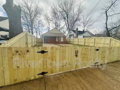 Main picture of 3131 Faxon Ave