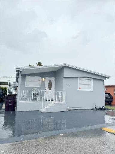 Main picture of 11315 NW 3rd St