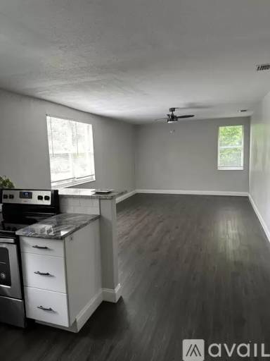 Main picture of 409 E Floribraska Ave