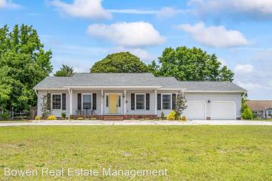 Main picture of 540 Swansboro Loop Rd